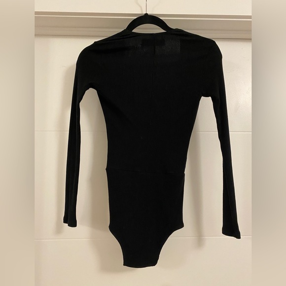 Reformation deep V plunge with lace black Bodysuit - Picture 3 of 4